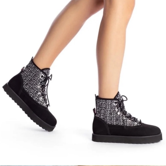 NWOT $450 Larroude Vail Boots black white leather woven lace up women’s size 6.5 - Picture 1 of 11